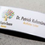Namenschilder mit Magnet für das Palliativ Team Hanau